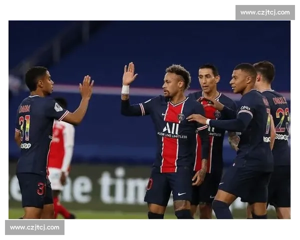 欧冠决赛阵容对比：拜仁七老臣坚守 巴黎仅存两基石